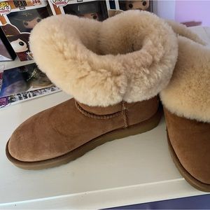 UGG short  Bailey button boots - like new
